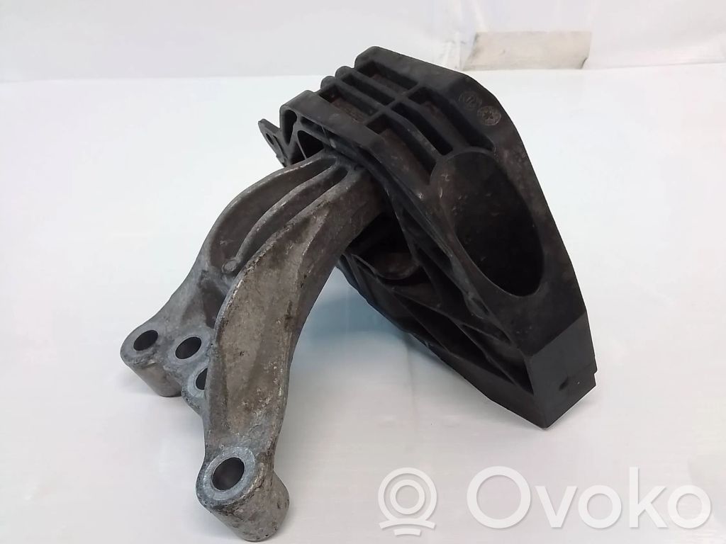 Opel Corsa F Engine mounting bracket 