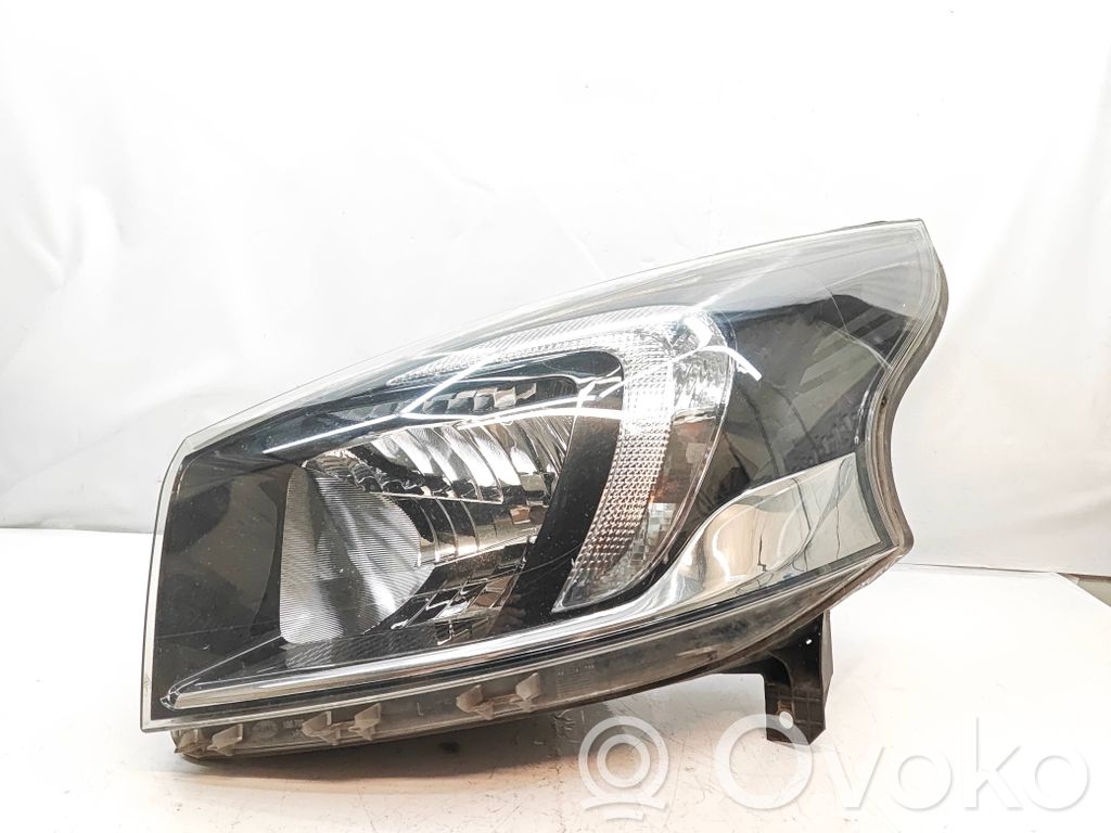 Opel Vivaro Scheinwerfer 