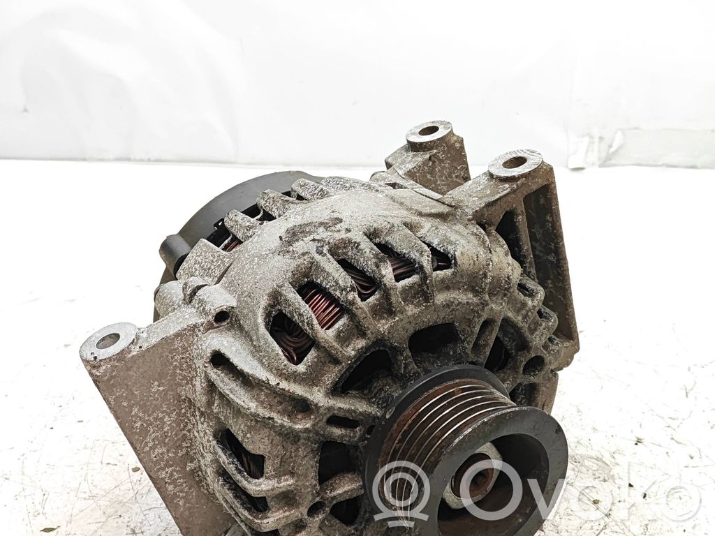 Opel Astra J Alternador 