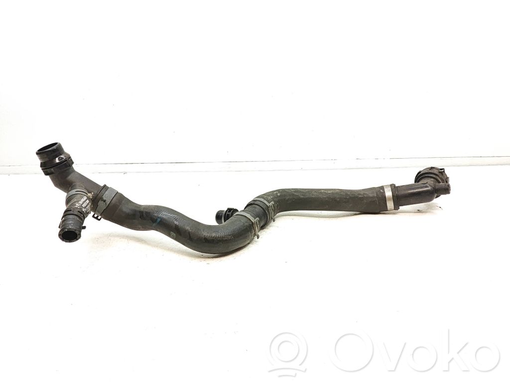 Audi A4 S4 B9 8W Engine coolant pipe/hose 