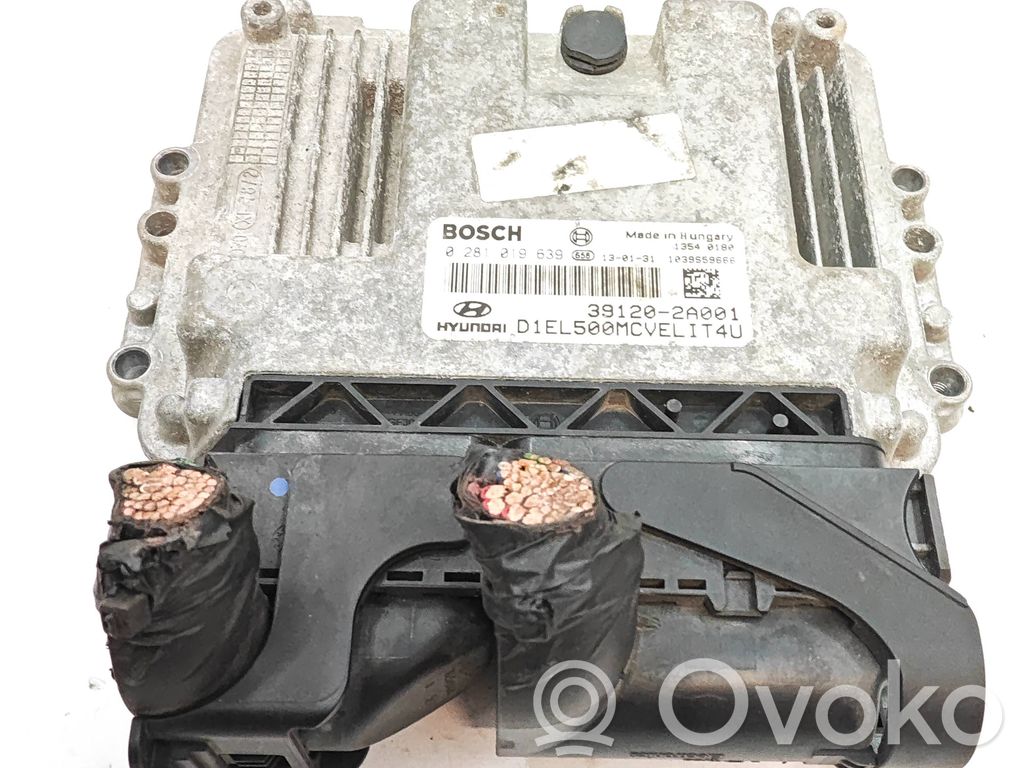 Hyundai ix35 Engine control unit/module 