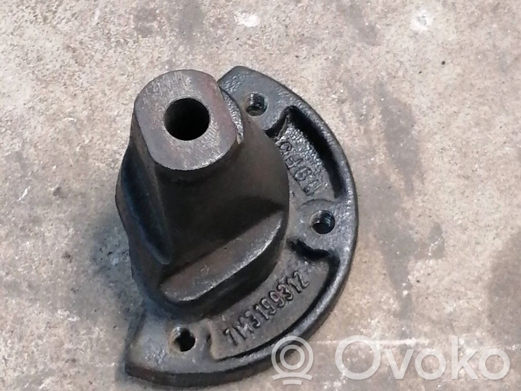 Engine mounting bracket   7M3199312