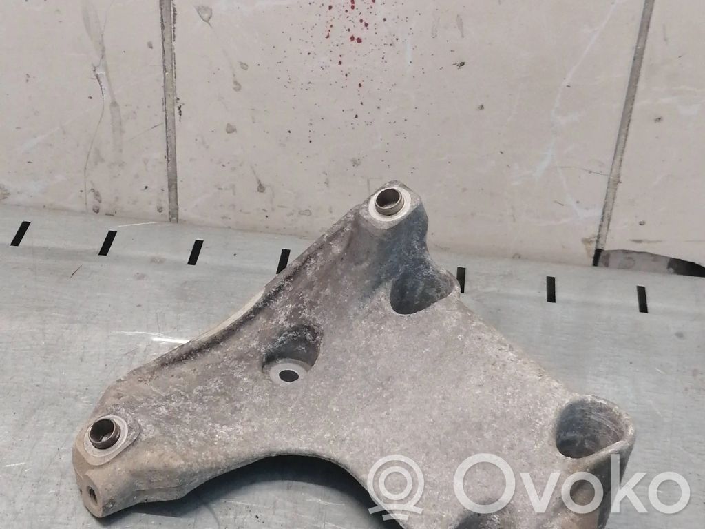 BMW 1 E81 E87 A/C compressor mount bracket 