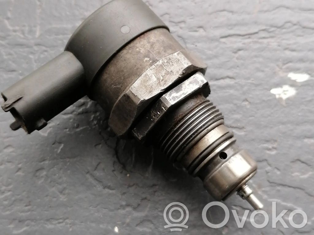 Volvo S80 Régulateur de pression de carburant 
