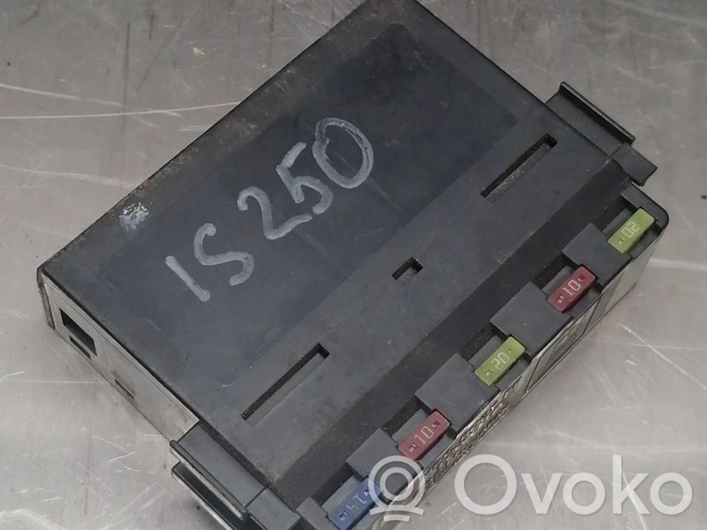 Lexus IS 220D-250-350 Module de fusibles 