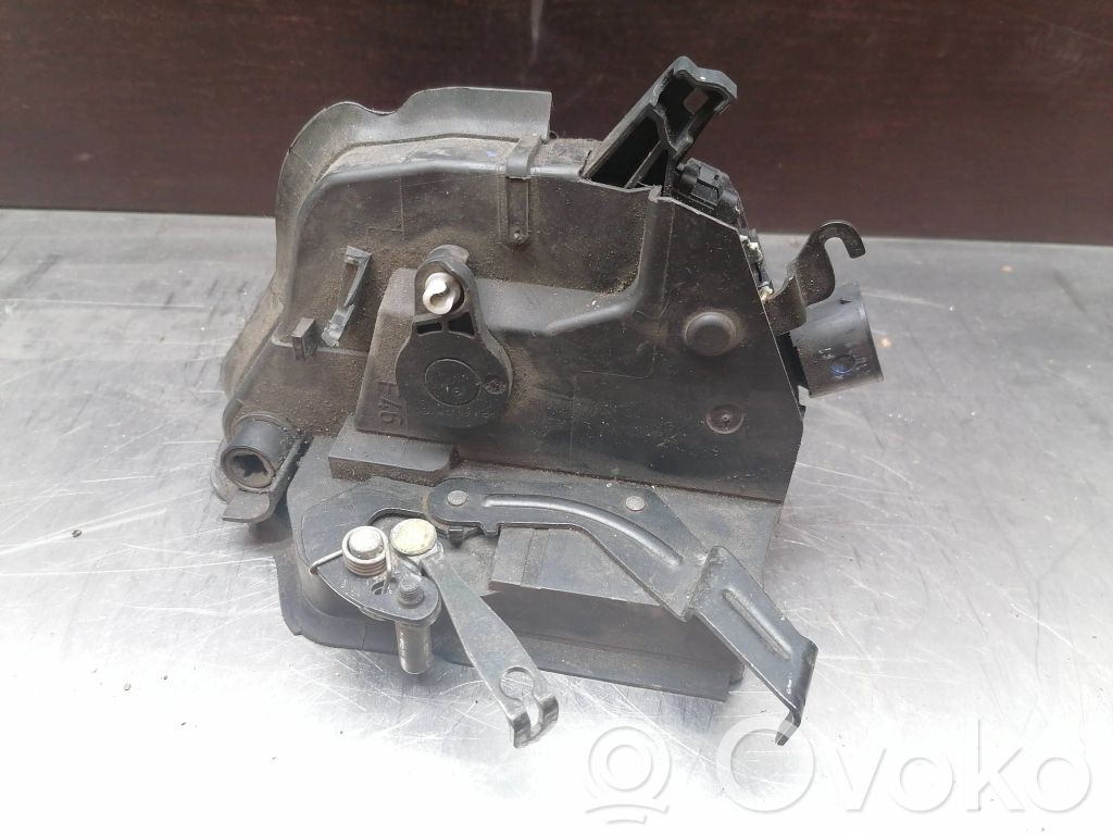 BMW 3 E46 Front door lock 
