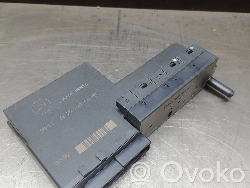 Mercedes-Benz CLK A208 C208 Fuse module 