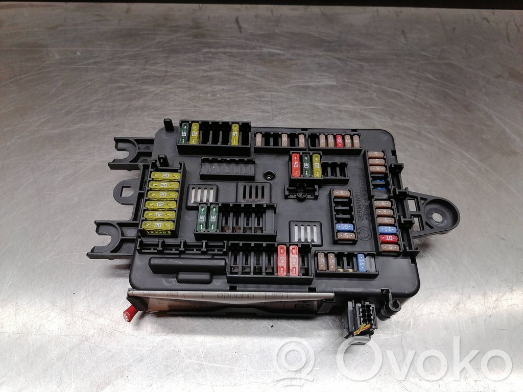 BMW 3 F30 F35 F31 Fuse module 