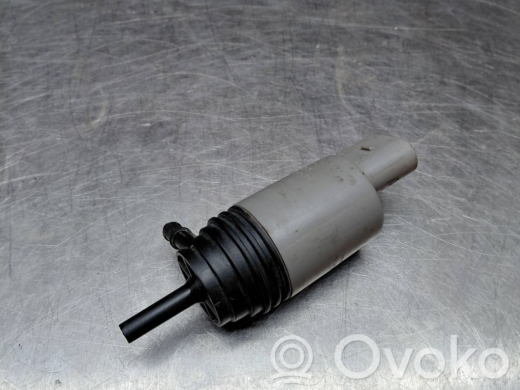 BMW 5 E60 E61 Windscreen/windshield washer pump 