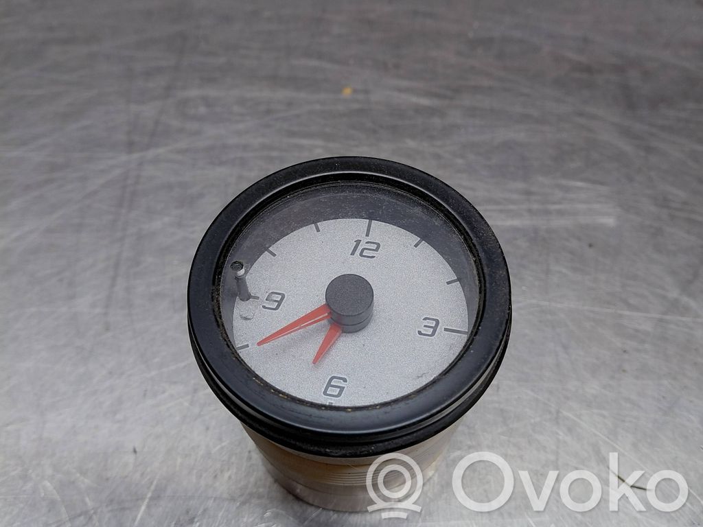 Uhr   YFB000240