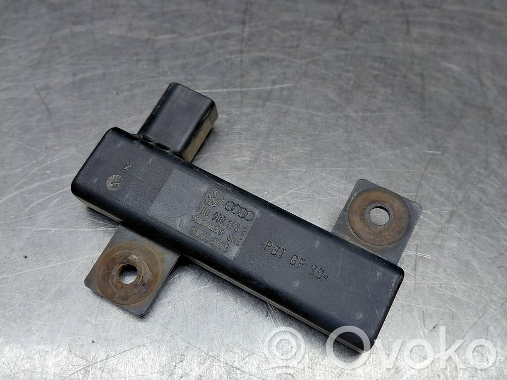 Audi A8 S8 D3 4E Interjero komforto antena 