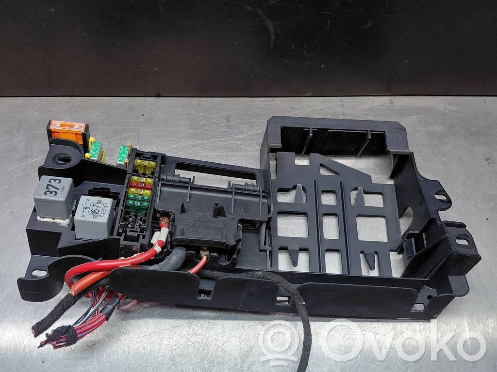 Audi A8 S8 D3 4E Saugiklių blokas 