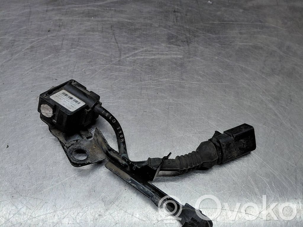 Audi A8 S8 D3 4E Air suspension front height level sensor 