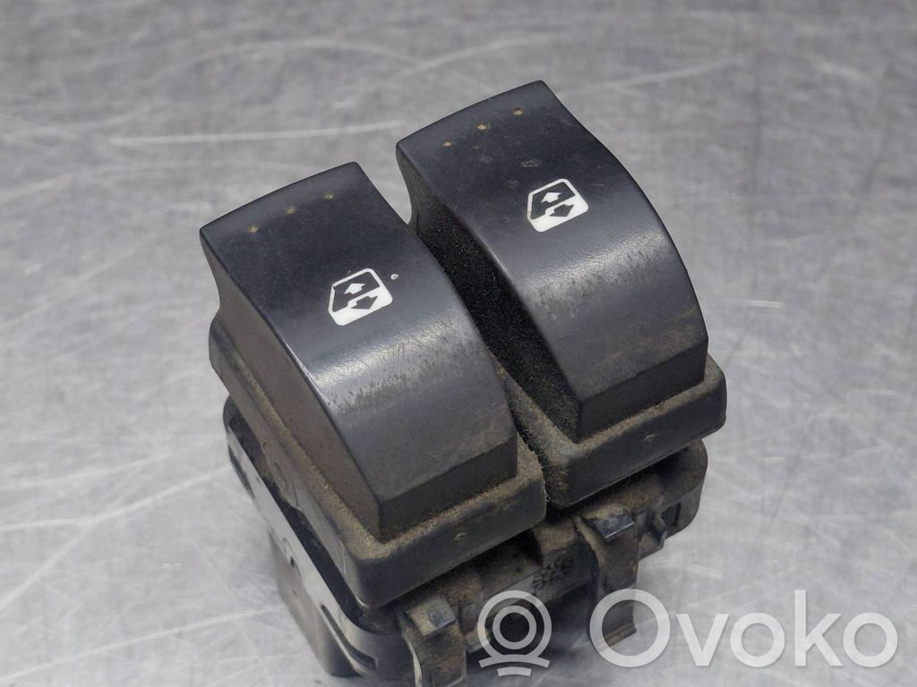 Renault Kangoo II Electric window control switch 
