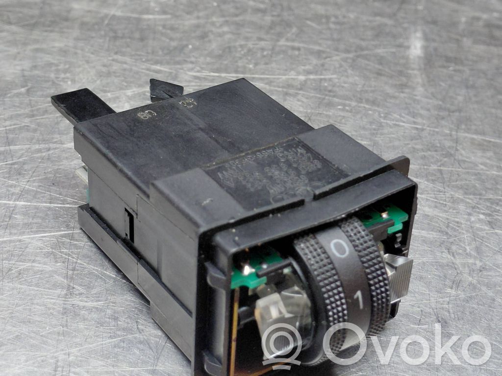 Audi A6 S6 C6 4F Seat heating switch 