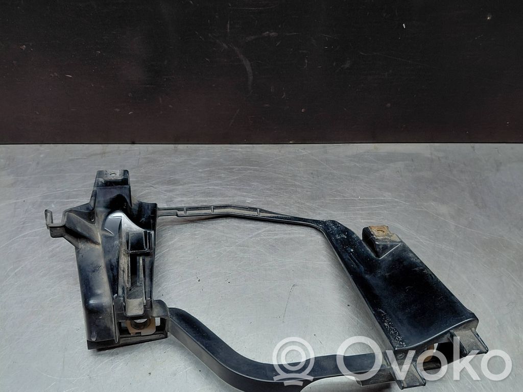 BMW 5 E60 E61 Headlight/headlamp mounting bracket 