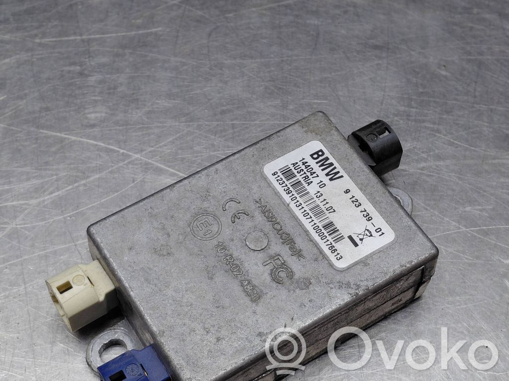 BMW 5 E60 E61 Antenas pastiprinātājs 