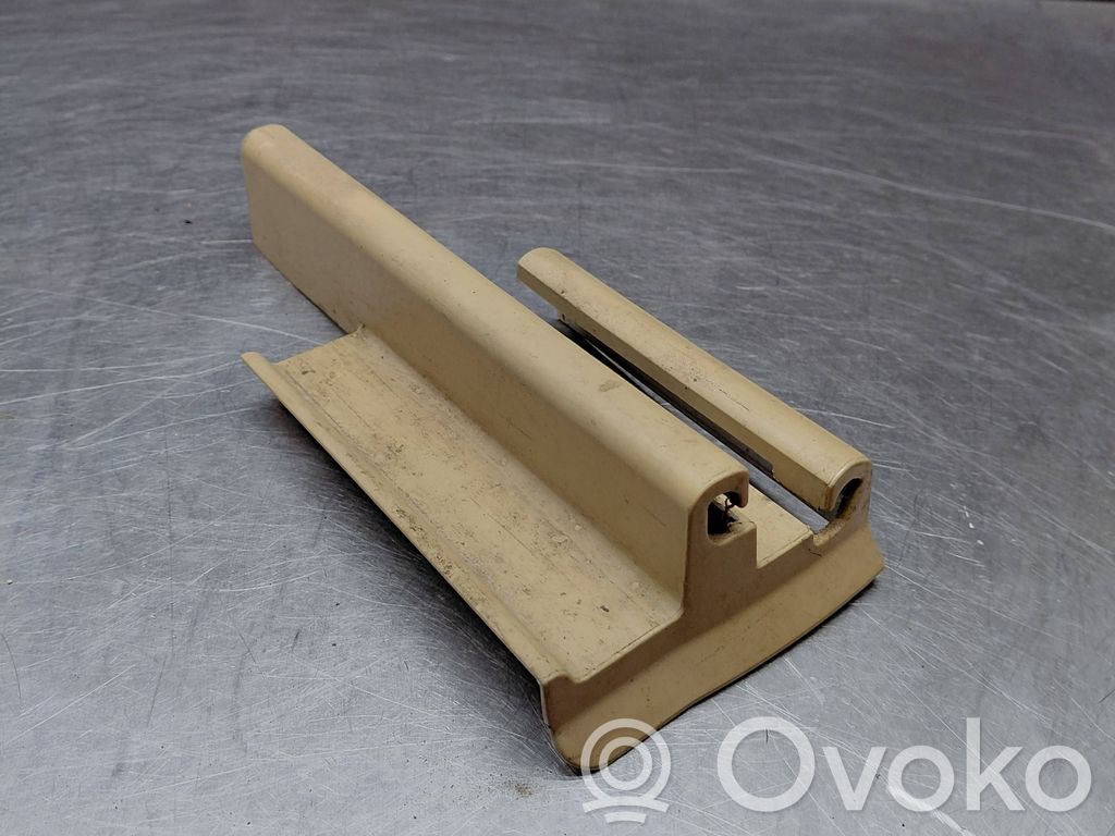 BMW 5 E60 E61 Moldura de la guía del asiento delantero del pasajero 