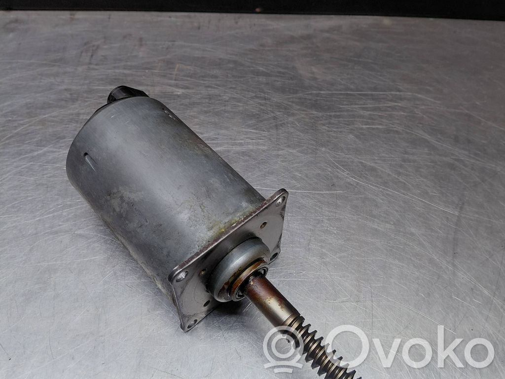 BMW 5 E60 E61 Valve oil control 