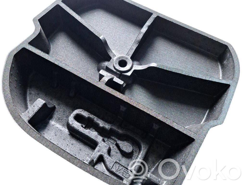 Ford Grand C-MAX Caja de herramientas 