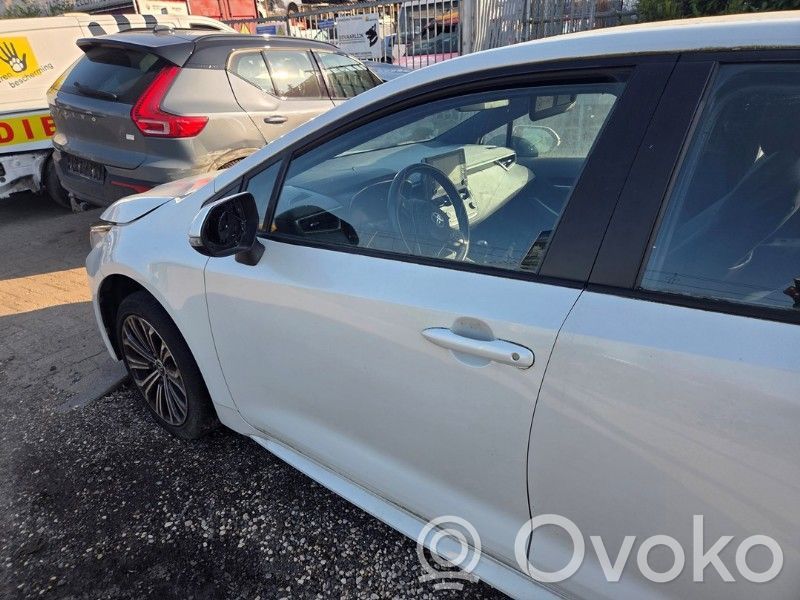 Toyota Corolla E210 E21 Durvis 