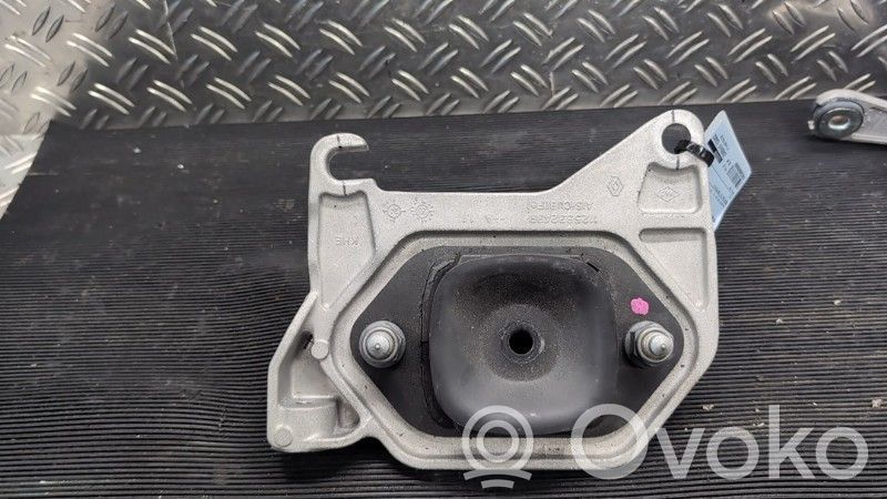 Engine mount bracket   112533243R,112533243R