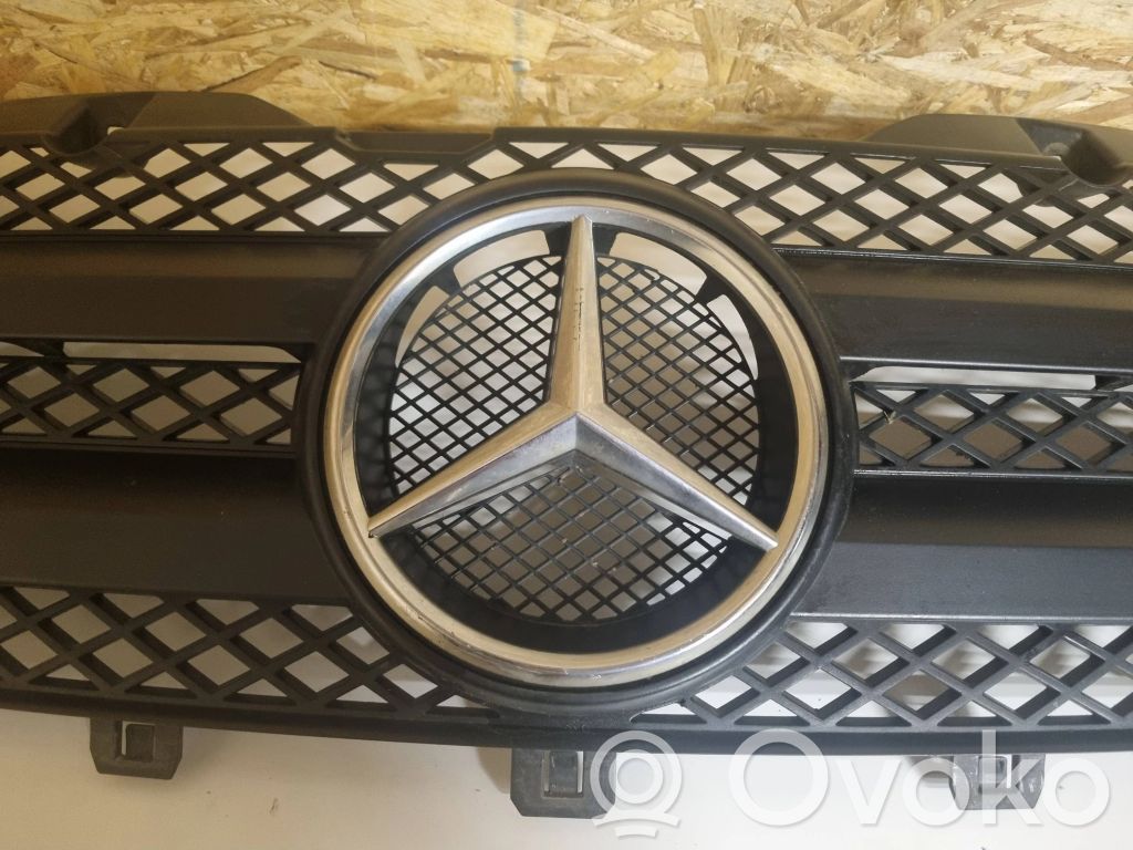 Mercedes-Benz Sprinter W906 Maskownica / Grill / Atrapa górna chłodnicy 