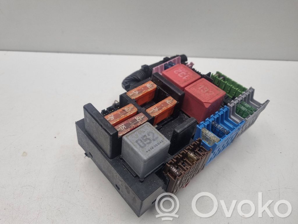 Mercedes-Benz E W213 Fuse module 