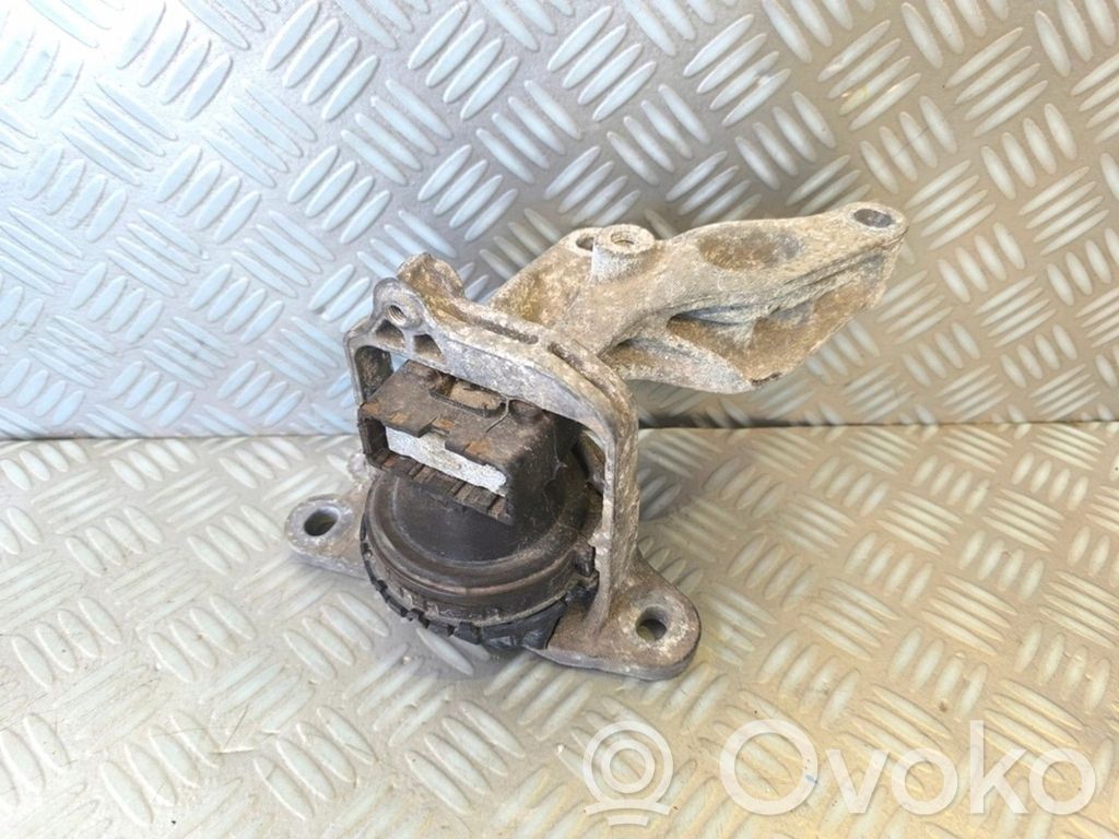 Renault Trafic III (X82) Engine mount bracket 