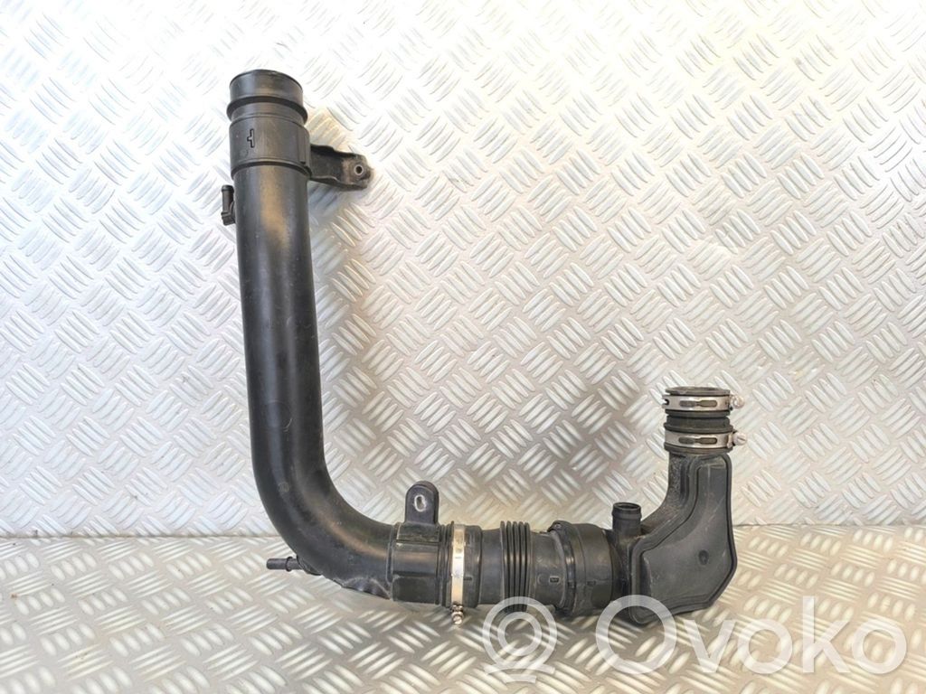 Ford Fiesta Turboahtimen ilmanoton letku 