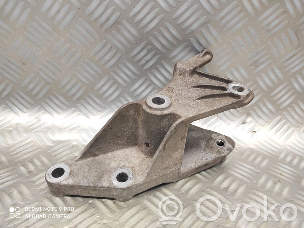 Engine mount bracket   13324497