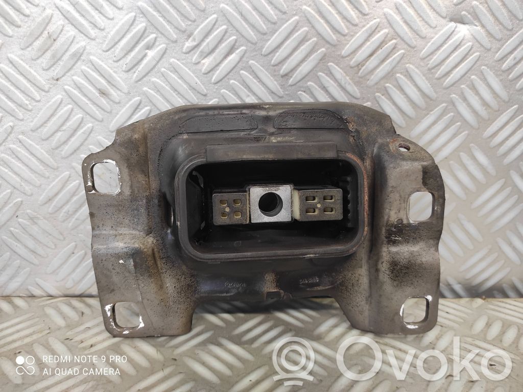 Ford Focus Engine mount bracket 