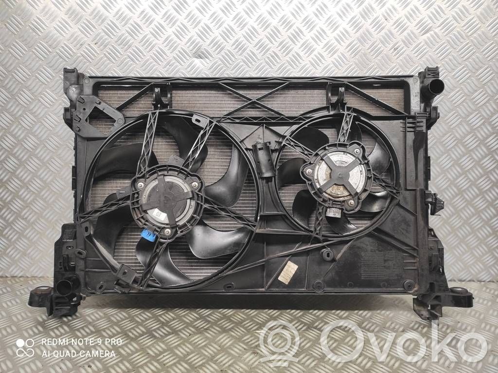 Opel Vivaro Radiator răcire A/C (condensor) 