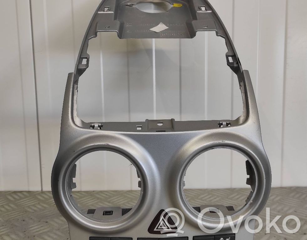 Opel Corsa D Cita veida ārēja detaļa 