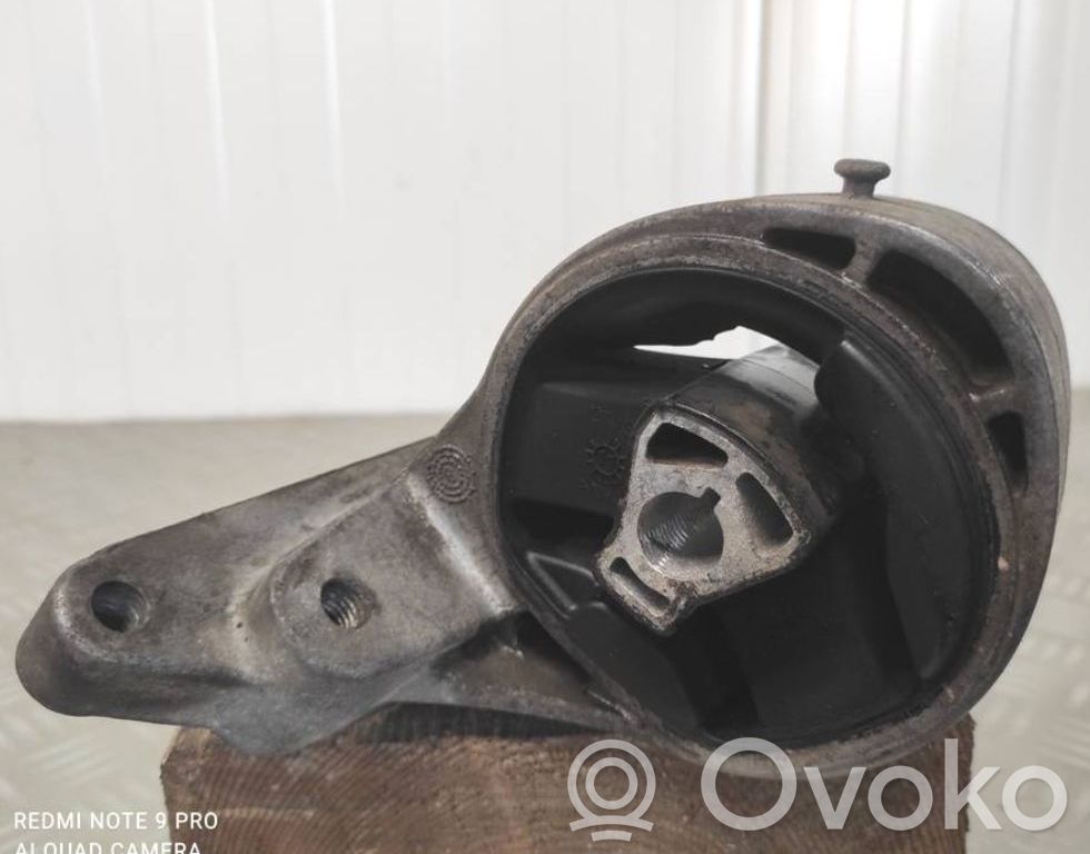 Opel Insignia A Gearbox mounting bracket 