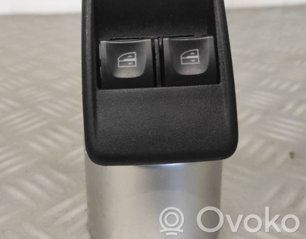 Renault Clio IV Electric window control switch 