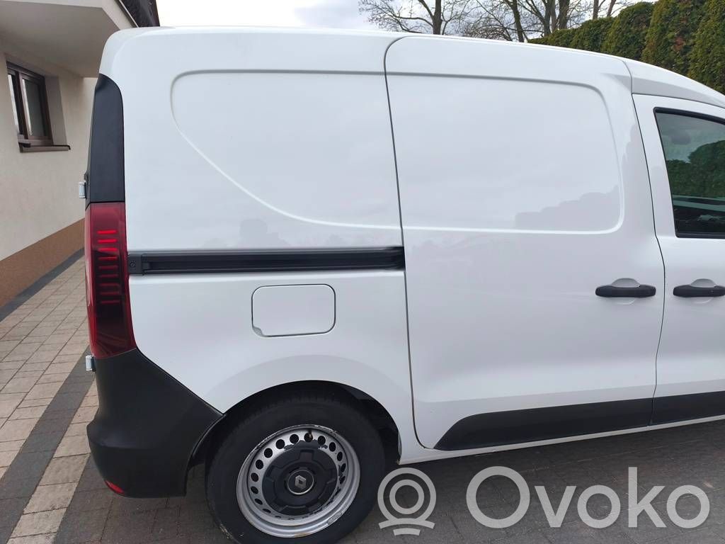 Renault Express Takakulmapaneeli 