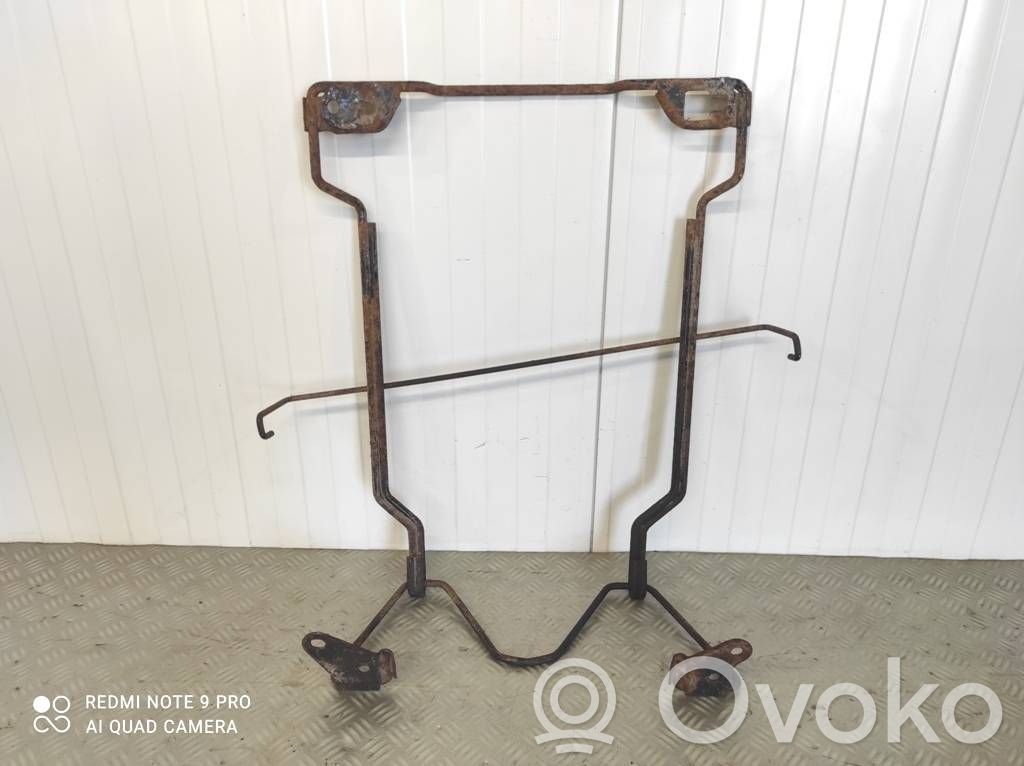 Renault Trafic III (X82) Spare wheel mounting bracket 