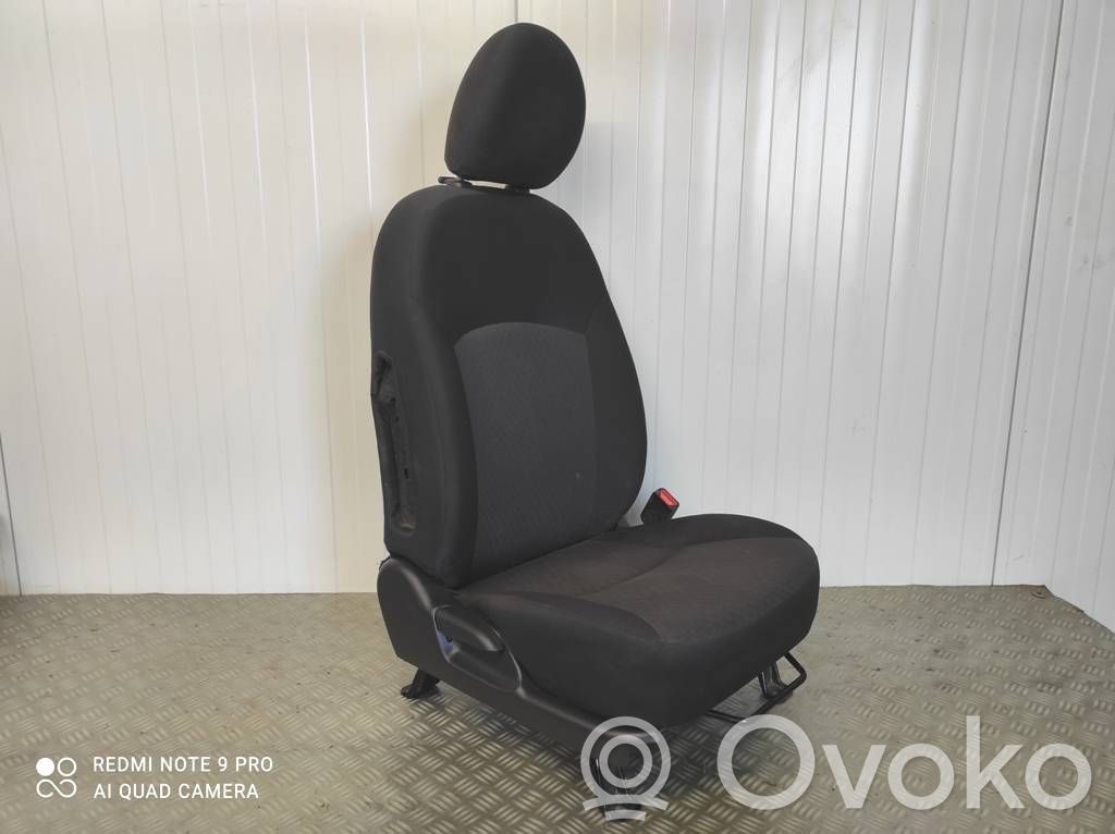 Etumatkustajan istuin   MITSUBISISPACESTAR,FOTELPRAWY