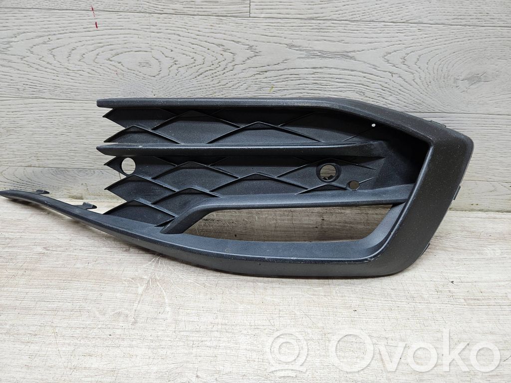Seat Leon IV Etupuskurin alempi jäähdytinsäleikkö 