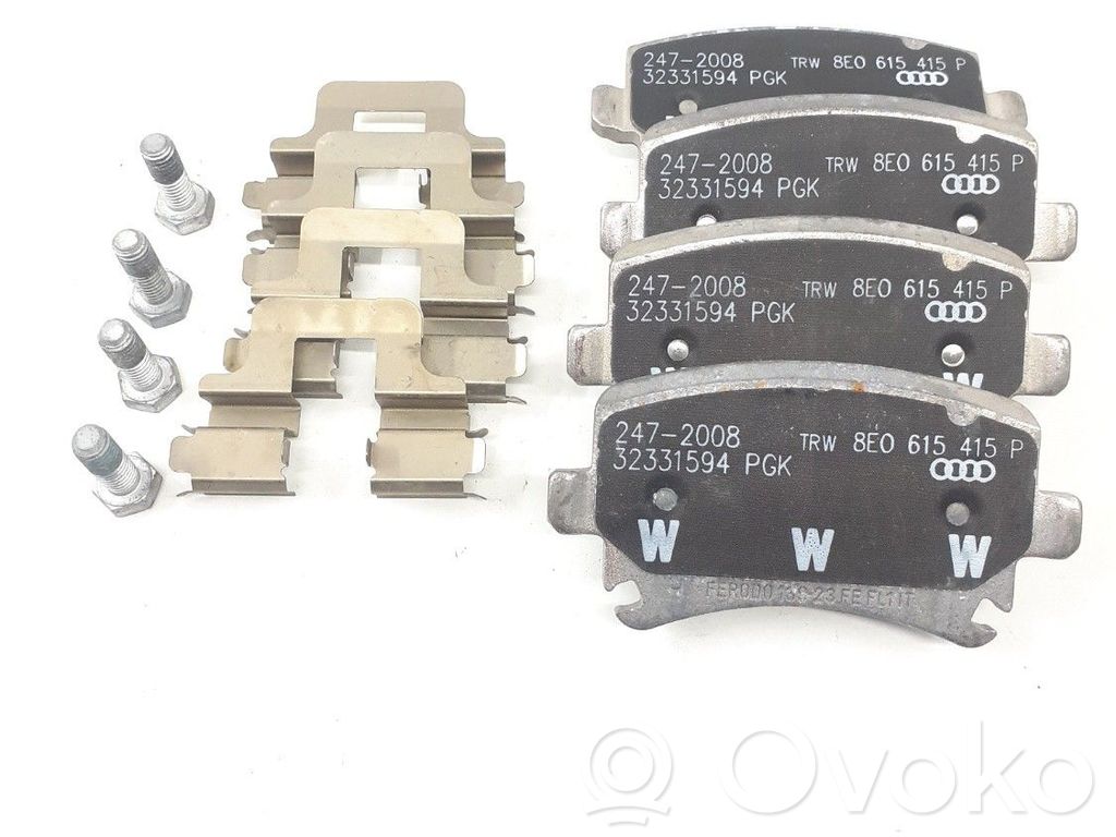 Audi A4 S4 B6 8E 8H Klocki hamulcowe przednie 