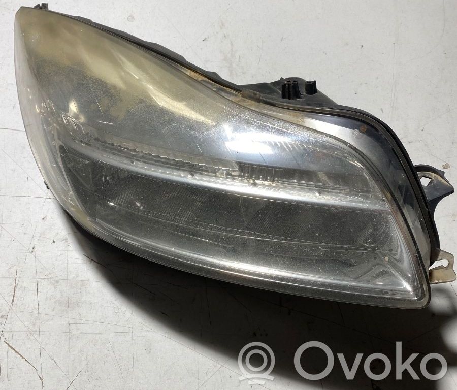 Opel Insignia A Lampa przednia 