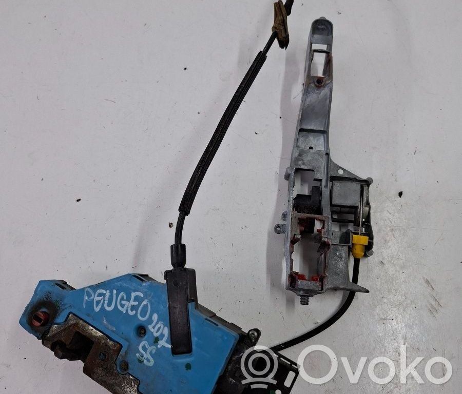 Peugeot 207 Front door lock 