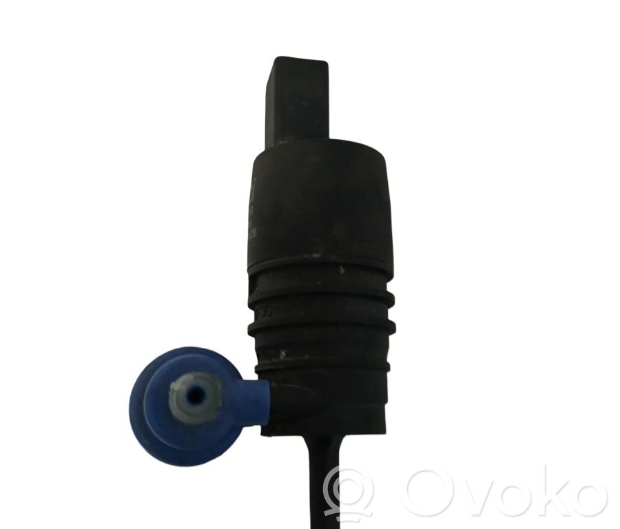 Audi A6 S6 C5 4B Windscreen/windshield washer pump 