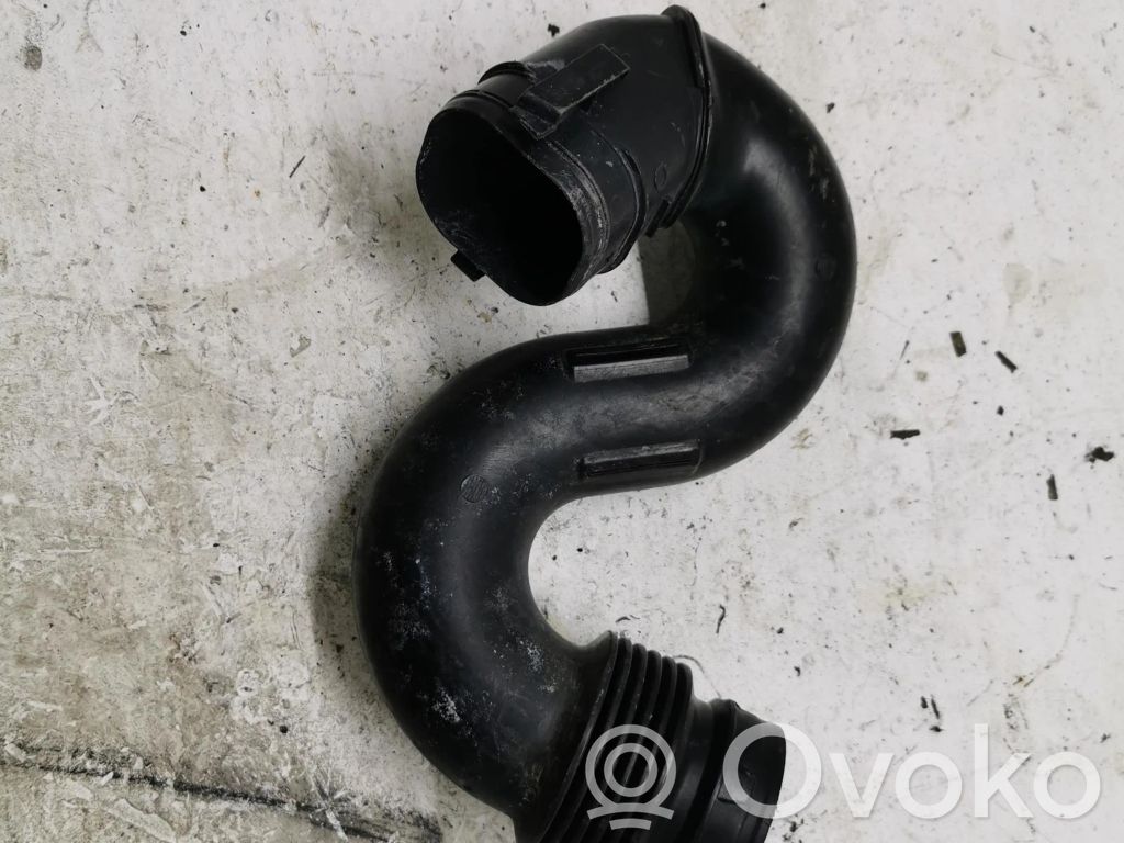 Renault Clio IV Air intake duct part 