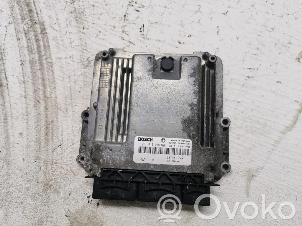 Engine control unit/module ECU   237101074R