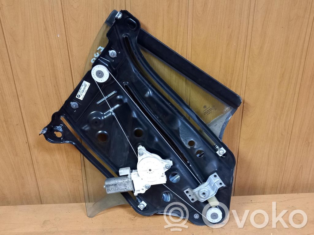 BMW 1 E82 E88 Rear door window regulator with motor 