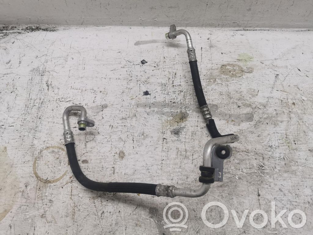 Renault Megane III Ilmastointilaitteen putki (A/C) 