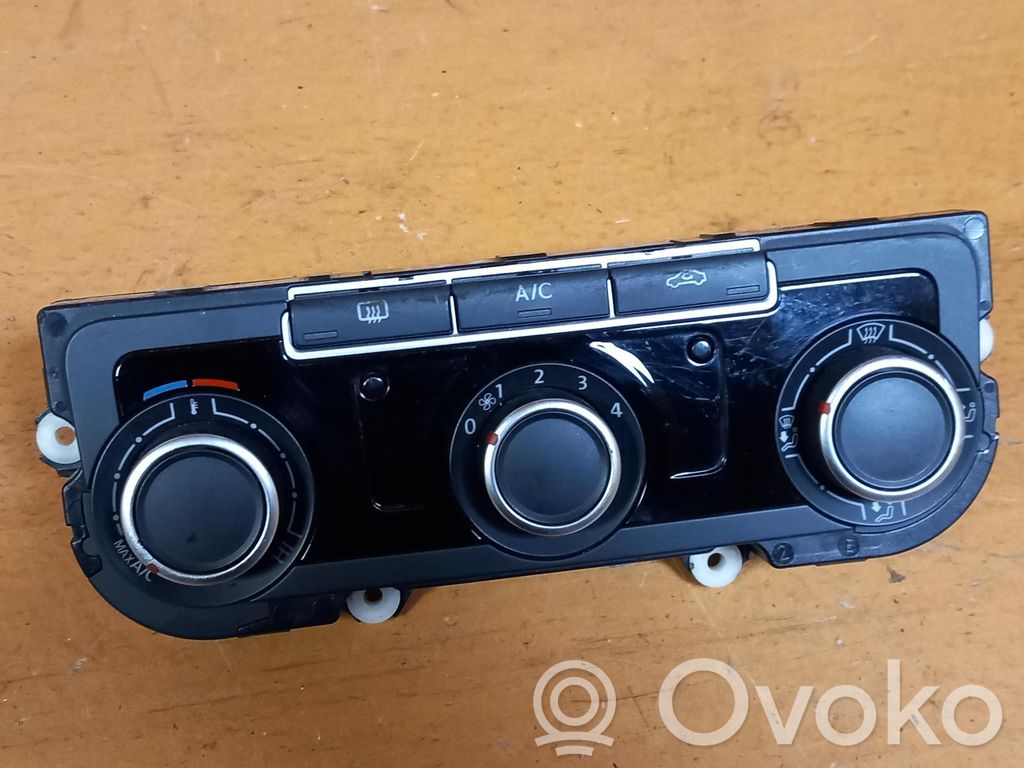 Volkswagen PASSAT B7 Climate control unit 