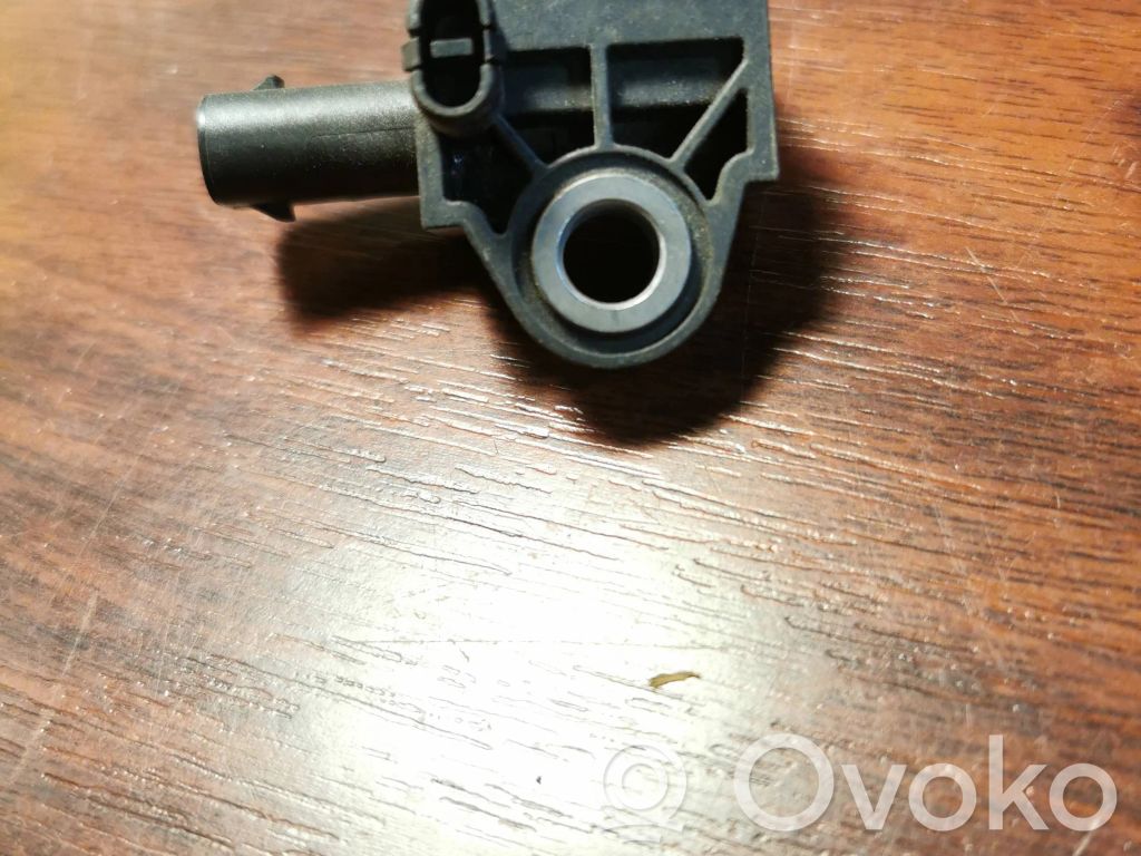 Volkswagen Golf VII Airbag deployment crash/impact sensor 